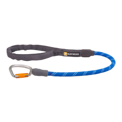 Ruffwear Knot-a-Long leash in Blue Pool showing the kernmantle rope, padded handle, and Crux Clip on a white background