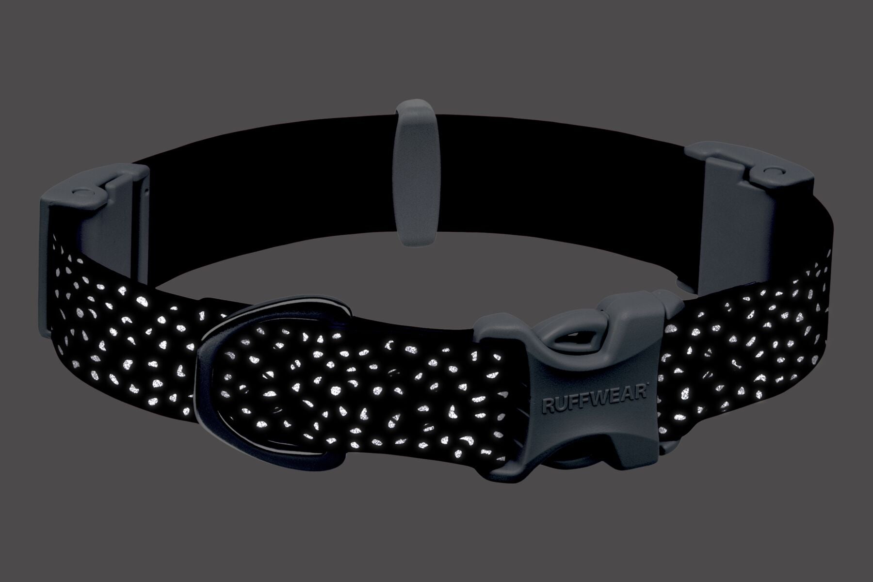 Ruffwear Confluence Collar in Midnight Blue showing reflective dot pattern in low light